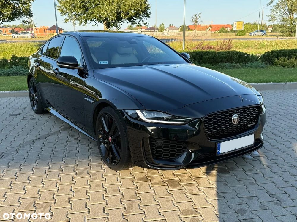 Jaguar XE 2.0 P250 R-Dynamic Black - 7