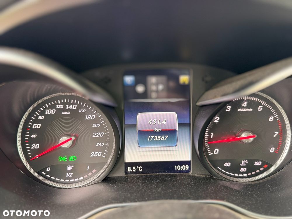 Mercedes-Benz Klasa C 200 4-Matic 9G-Tronic - 14
