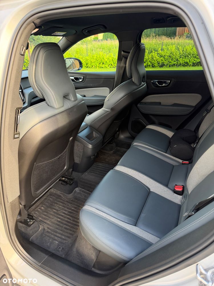 Volvo XC 60 B4 B R-Design - 10