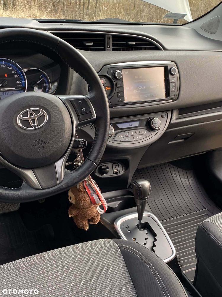 Toyota Yaris Hybrid 100 Life - 7