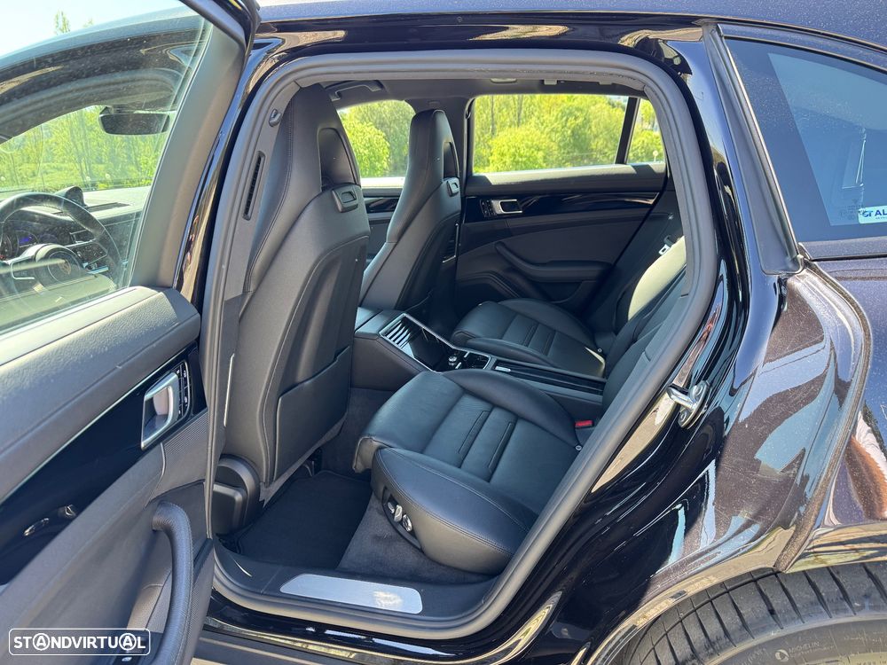 Porsche Panamera Sport Turismo 4 E-Hybrid - 16