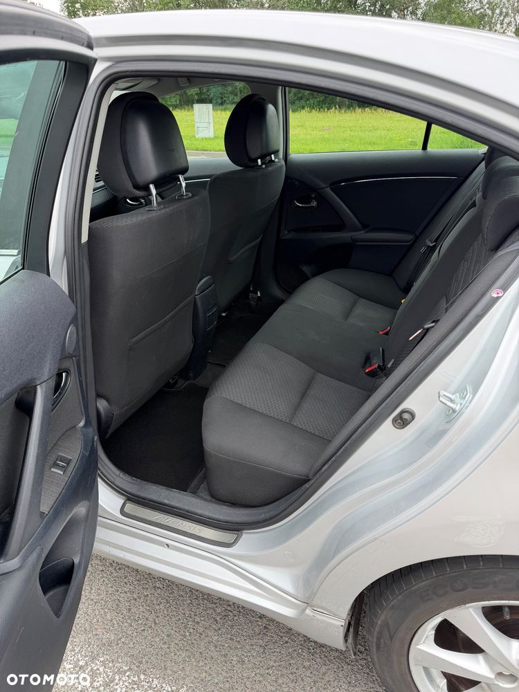 Toyota Avensis 1.8 Sol plus NAVI - 9