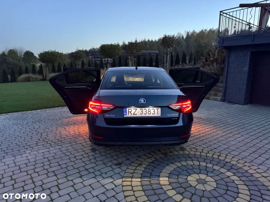 Skoda Superb 2.0 TDI 4x4 L&K DSG - 13