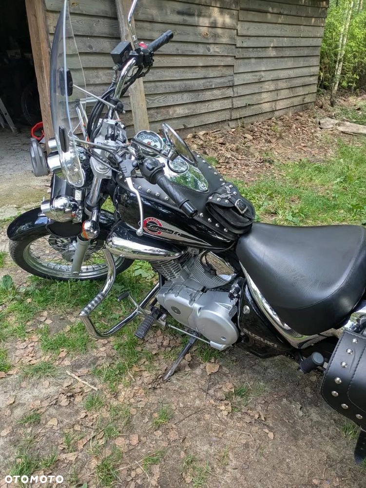 Suzuki Intruder - 2