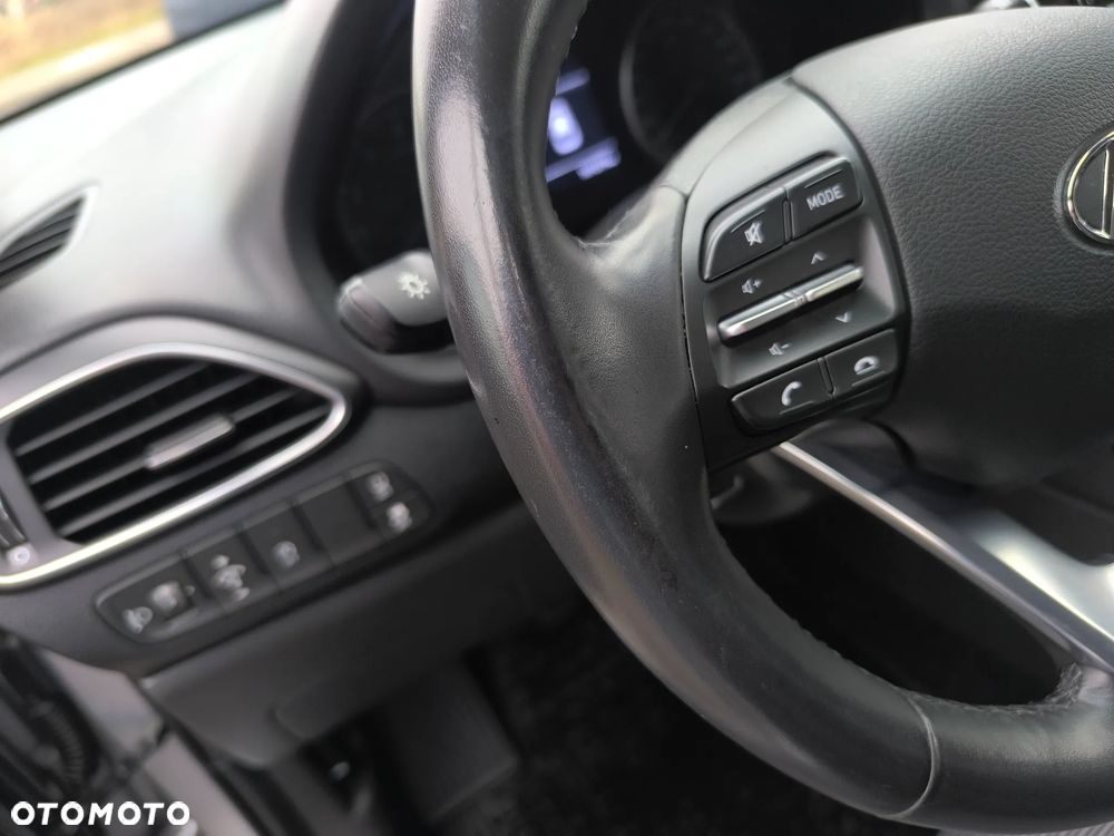 Hyundai i30 1.5 DPI Classic + - 10