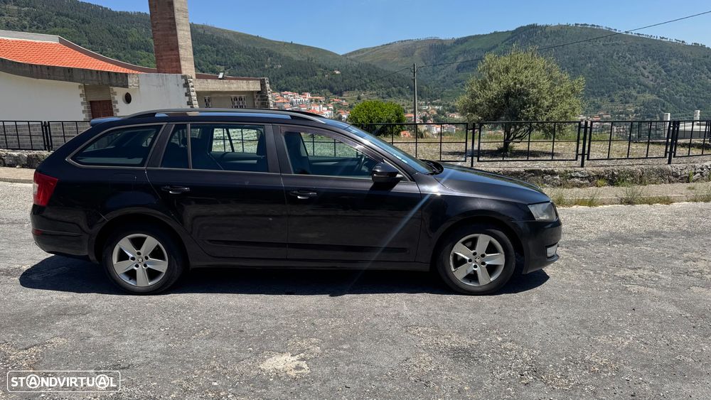 Skoda Octavia Break 1.6 TDi Greenline Conforto - 3