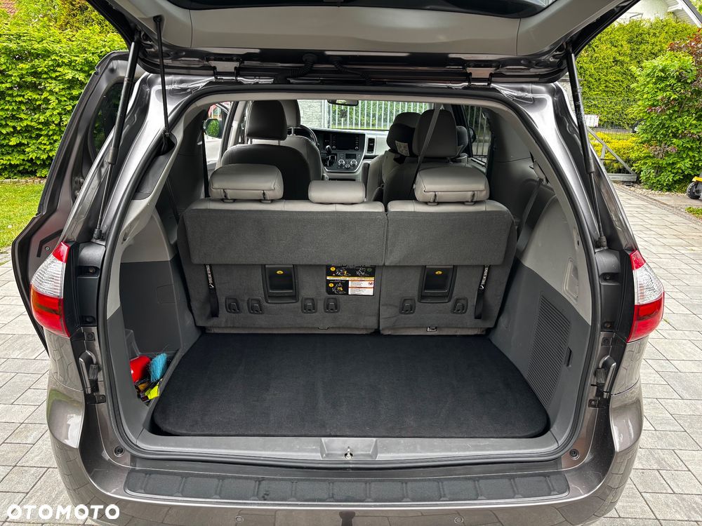 Toyota Sienna 3.5 V6 XLE AWD - 10