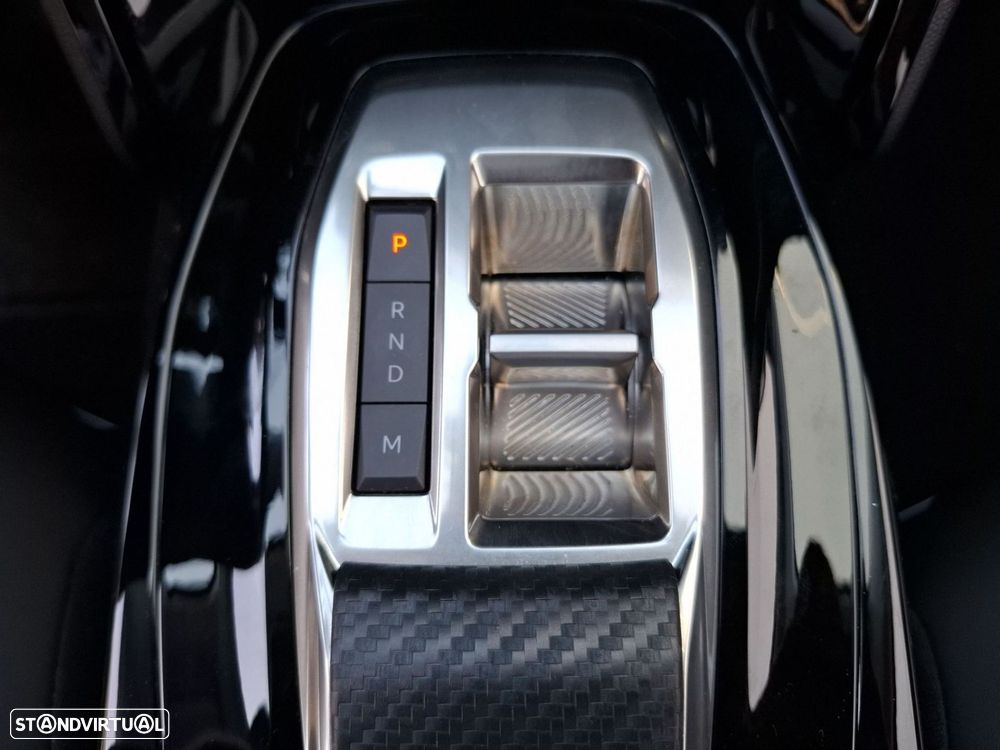 Peugeot 208 1.2 Hybrid Allure e-DCS6 — fotografia 19