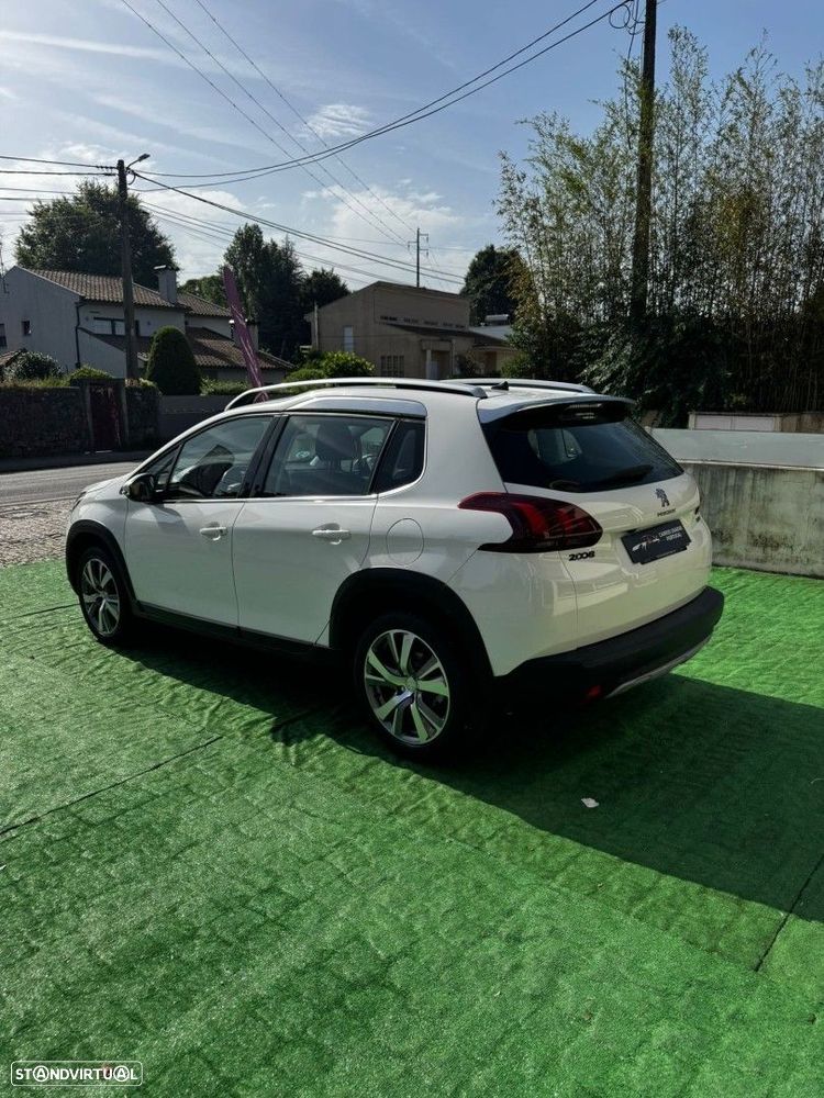 Peugeot 2008 1.2 PureTech Allure - 8