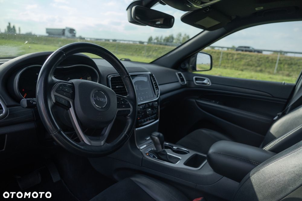 Jeep Grand Cherokee - 9