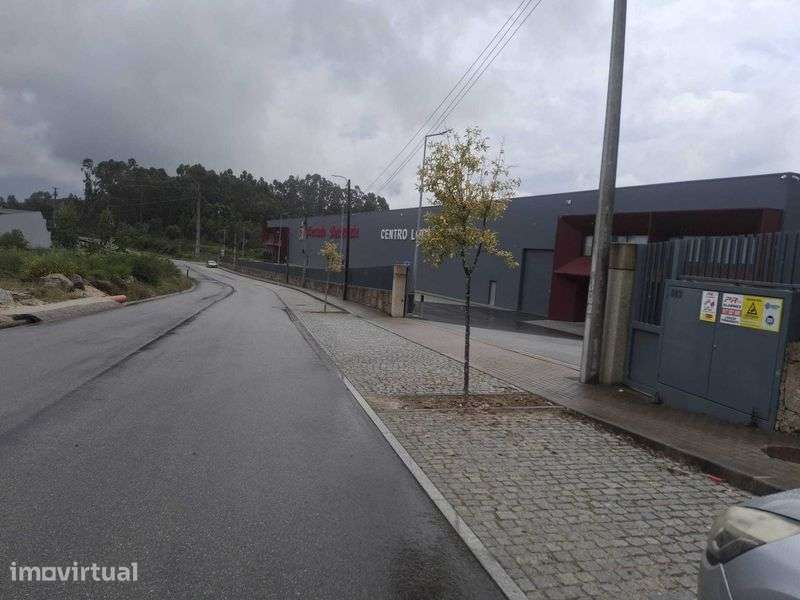 Casa para restaurar com 3.527m perto da saída da A42 Felgueiras - Grande imagem: 3/12
