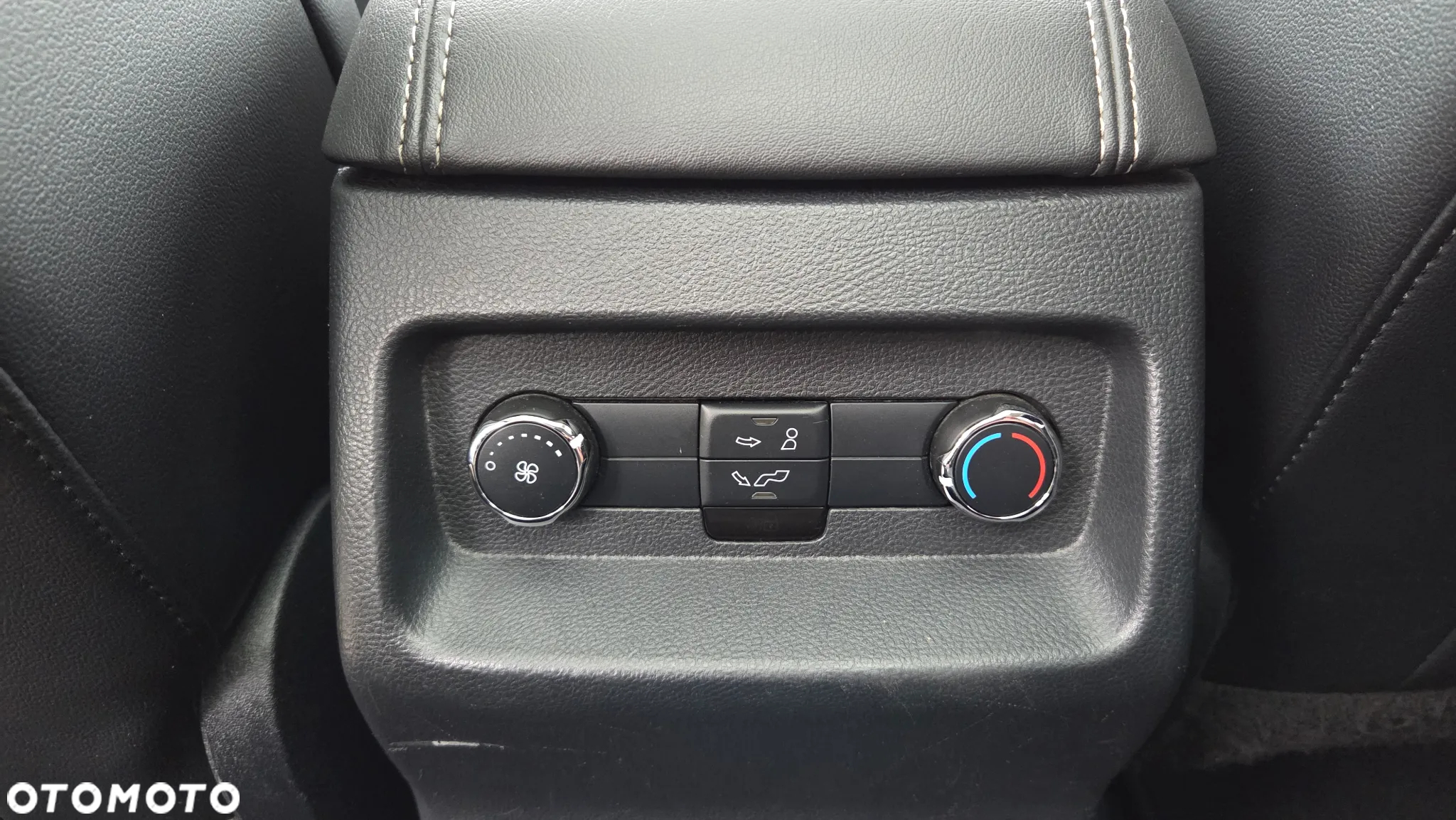 Ford Galaxy 2.0 TDCi 4WD Titanium PowerShift - 23