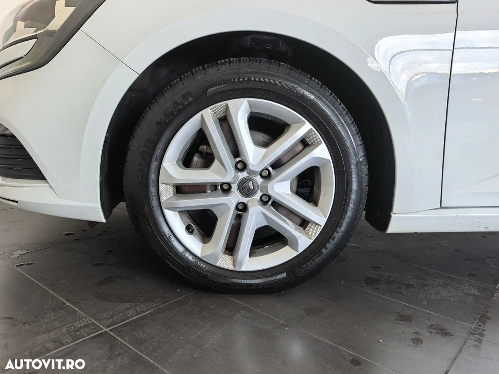 Renault Megane TCe 140 GPF Life - 5