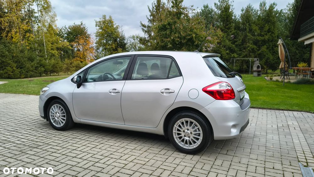 Toyota Auris - 13