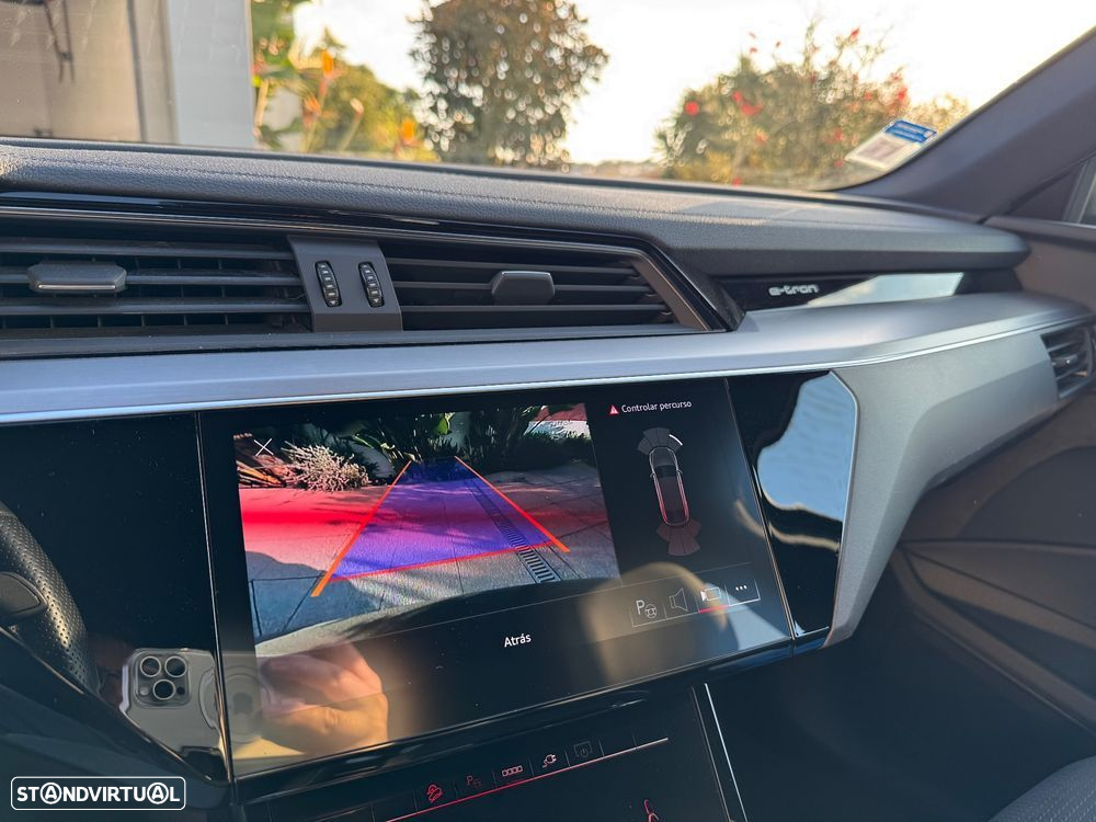 Audi e-tron 55 quattro S line - 12