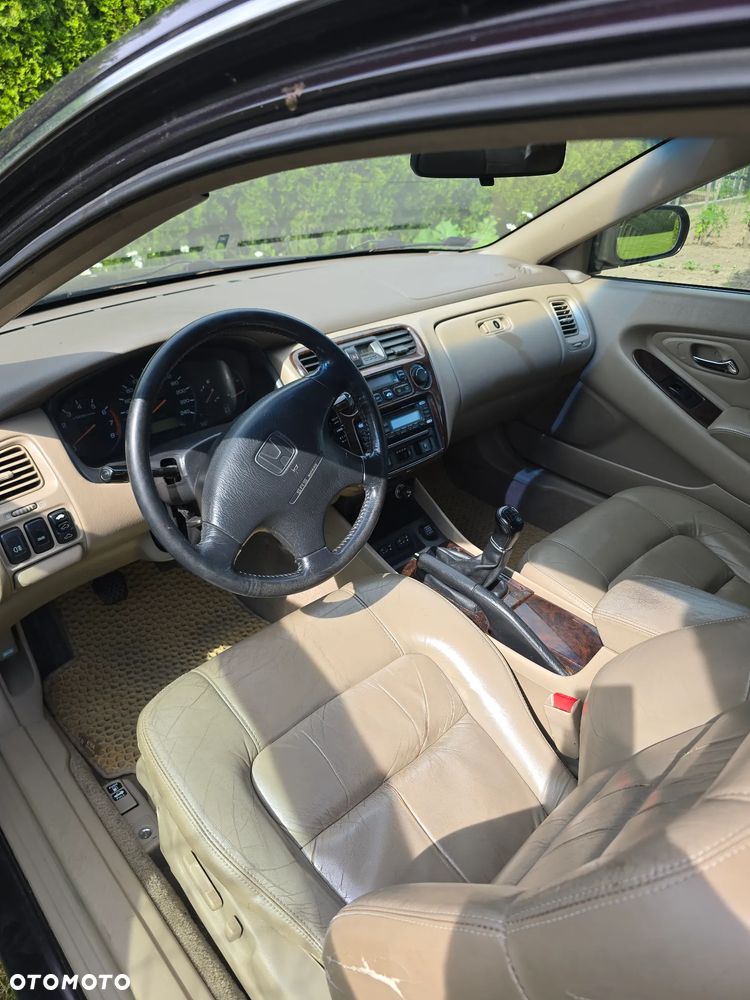 Honda Accord 2.0i ES - 9