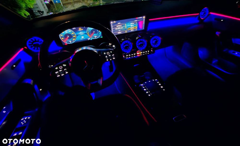 Mercedes-Benz CLA 250 e 8G-DCT AMG Line - 36