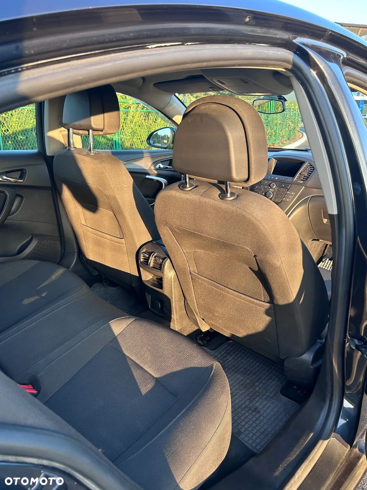 Opel Insignia 2.0 CDTI - 12