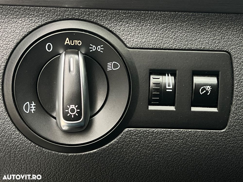 Volkswagen Touran 2.0 TDI Comfortline - 23