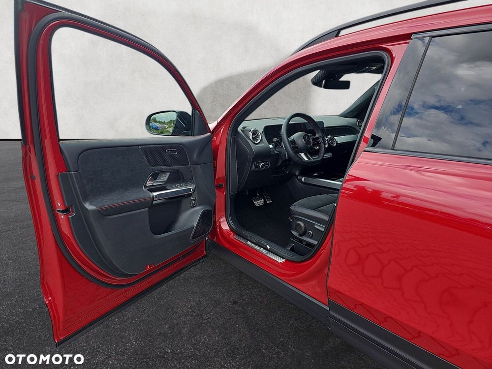 Mercedes-Benz GLB - 10