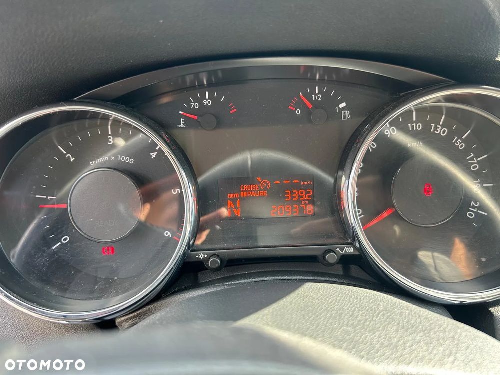 Peugeot 5008 e-HDI 115 ETG6 Stop&Start Active - 28