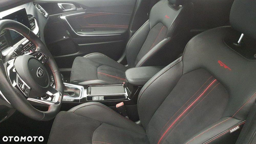 Kia ProCeed - 15