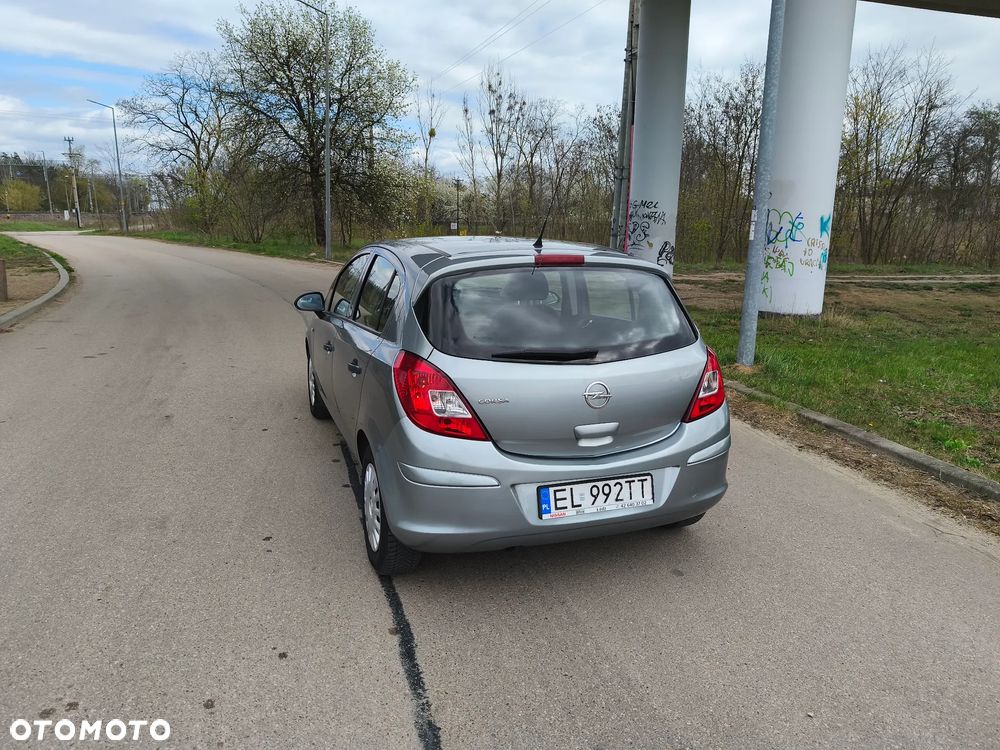 Opel Corsa 1.2 16V Edition / Active - 3