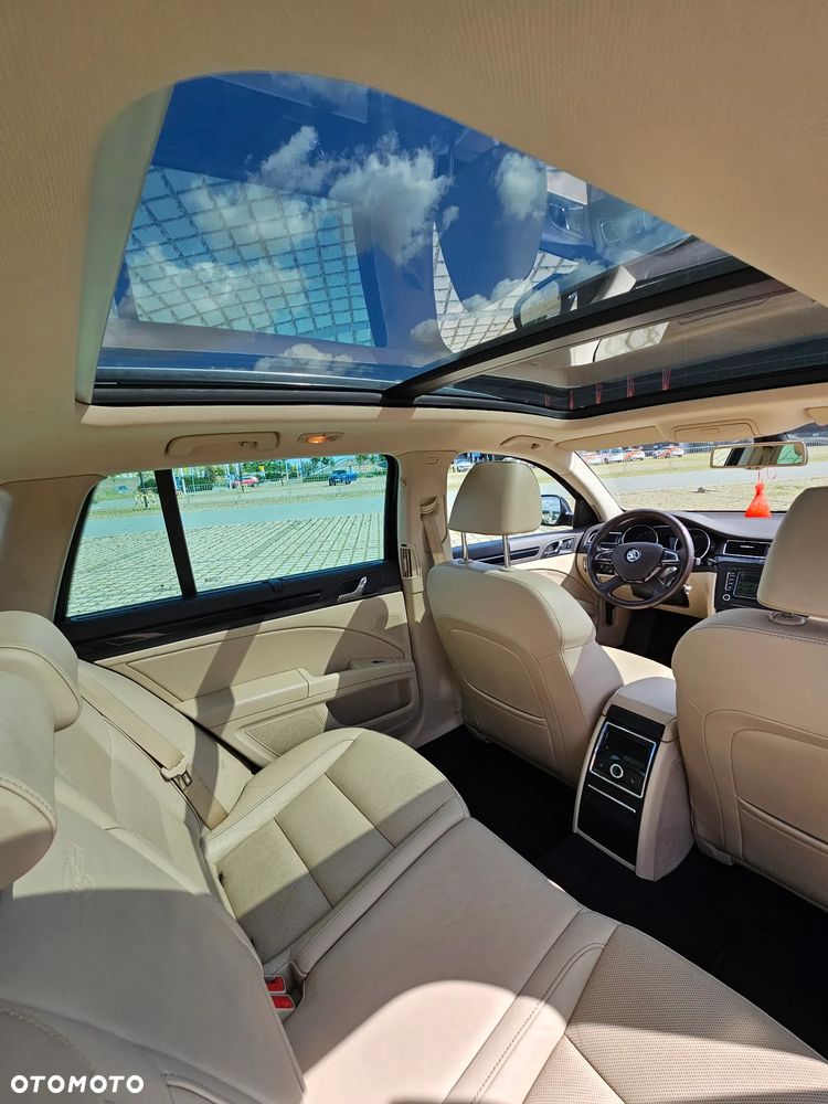Skoda Superb 2.0 TDI L&K DSG - 11