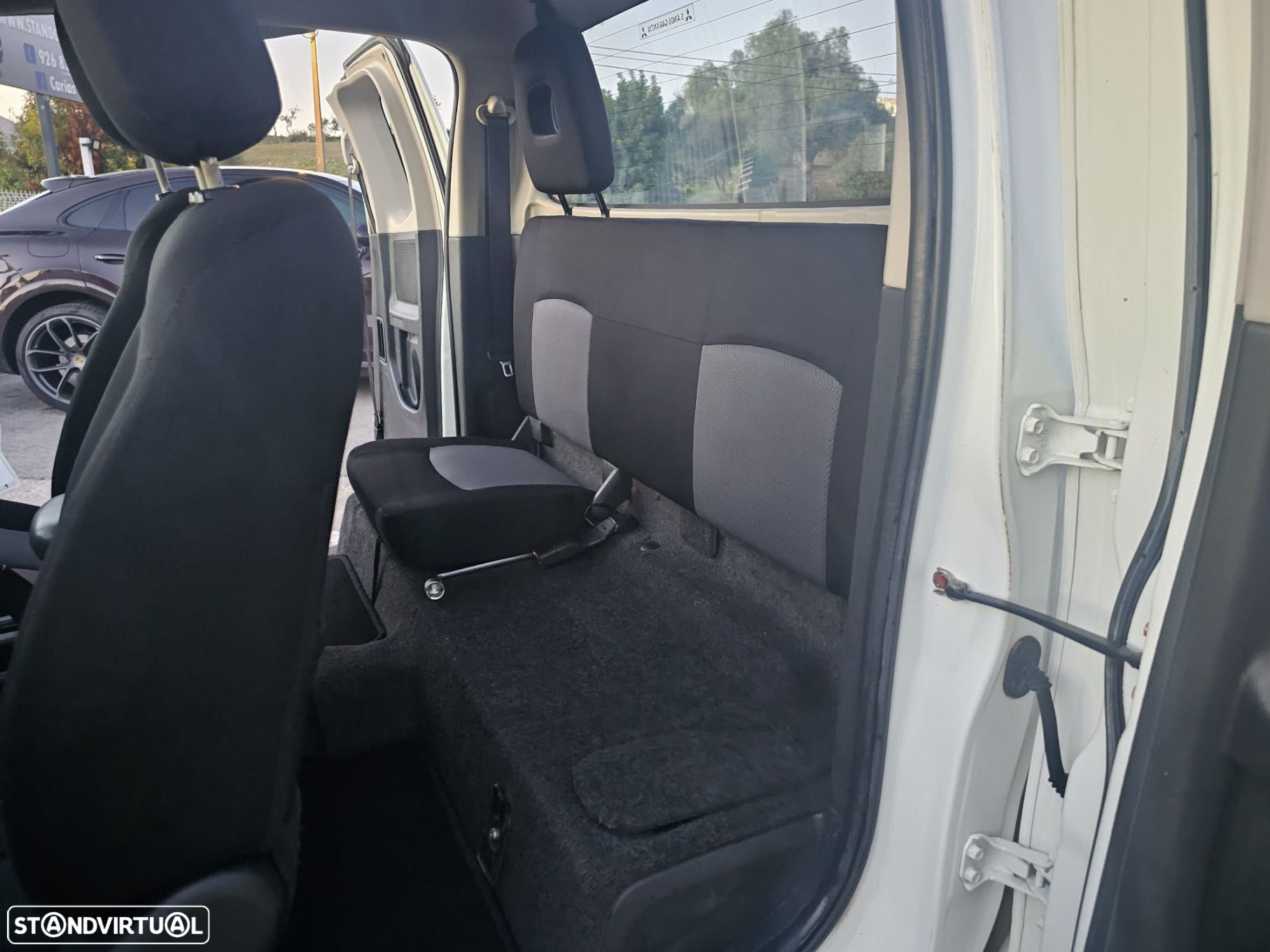 Mitsubishi L200 2.4 DI-D CD Invite 4WD - 30