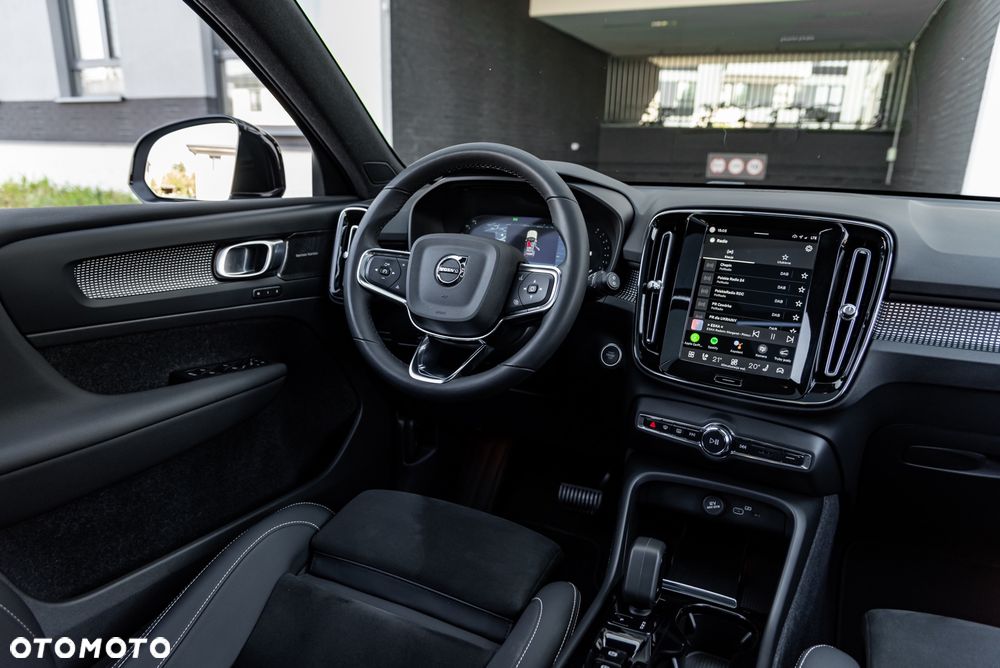 Volvo XC 40 B3 B DKG Plus Bright - 23