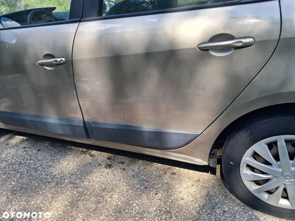 Renault Scenic dCi 110 Paris - 13