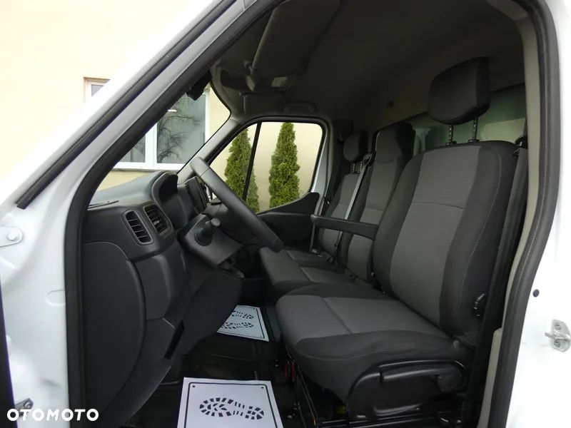 Renault Master kontener+winda 750 kg, nawigacja LED - 10
