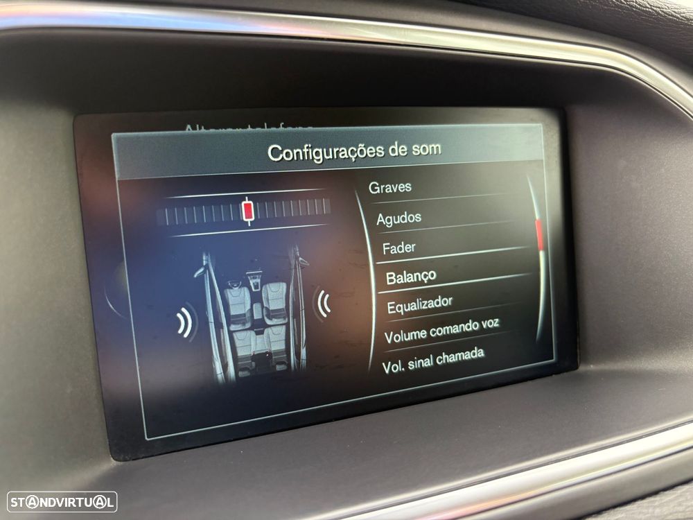Volvo V40 2.0 D2 Momentum Eco - 24