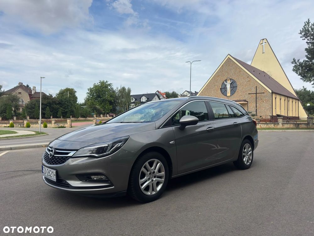 Opel Astra 1.6 CDTI Enjoy - 1