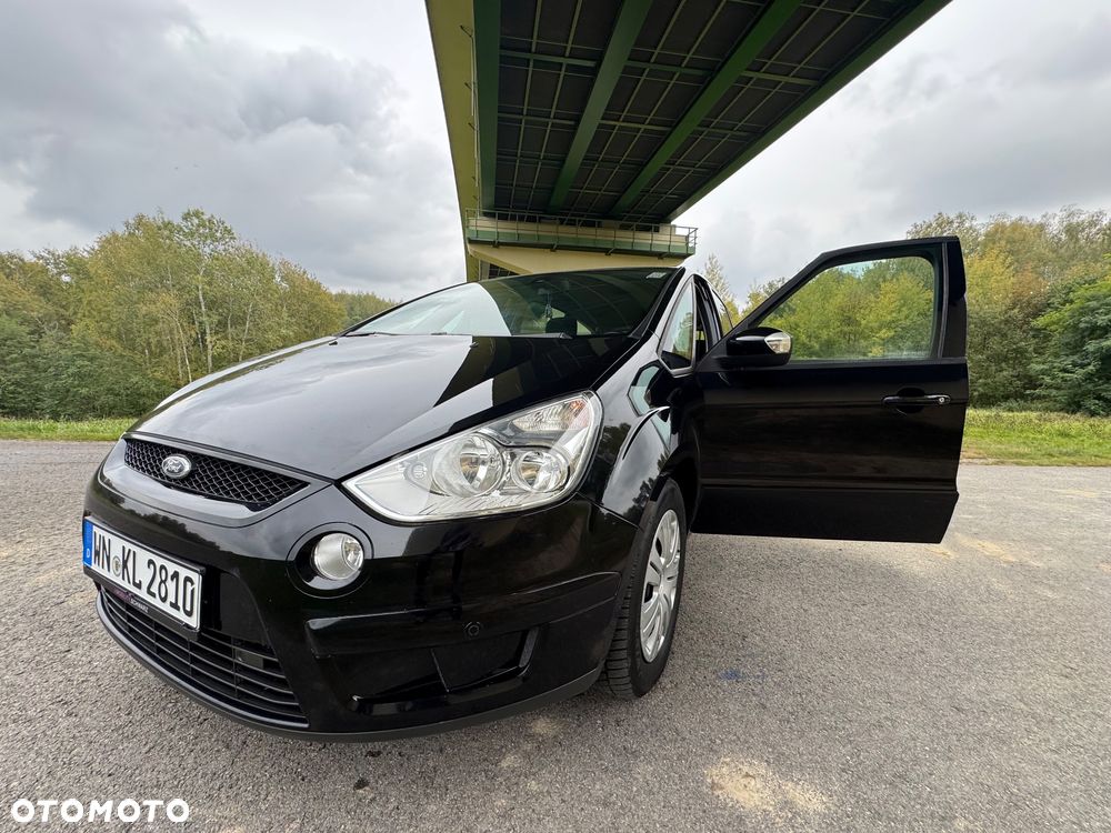 Ford S-Max - 17