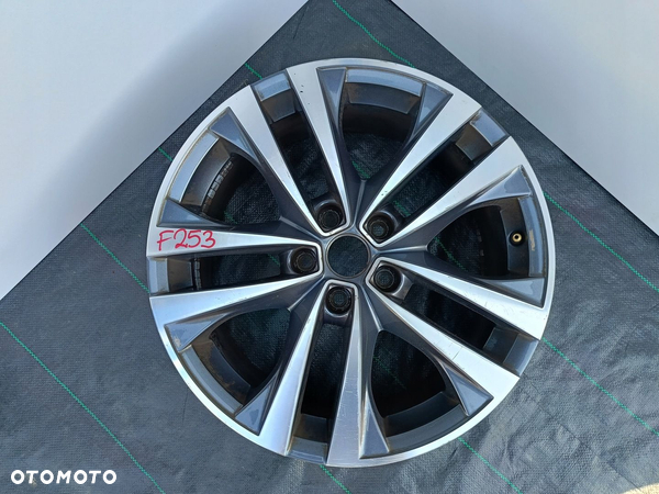 FELGA ALUMINIOWA RENAULT OE 7.5"x18" 5X114.3 ET39 ARGONAUTE 403006881R