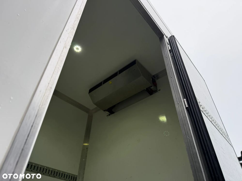 Mercedes-Benz 1836 - 13