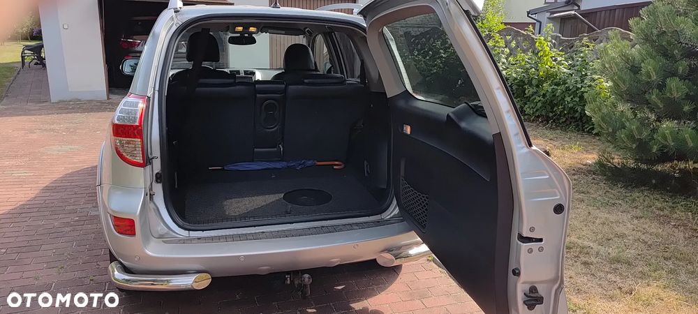 Toyota RAV4 2.2 D-CAT 2010 - 6