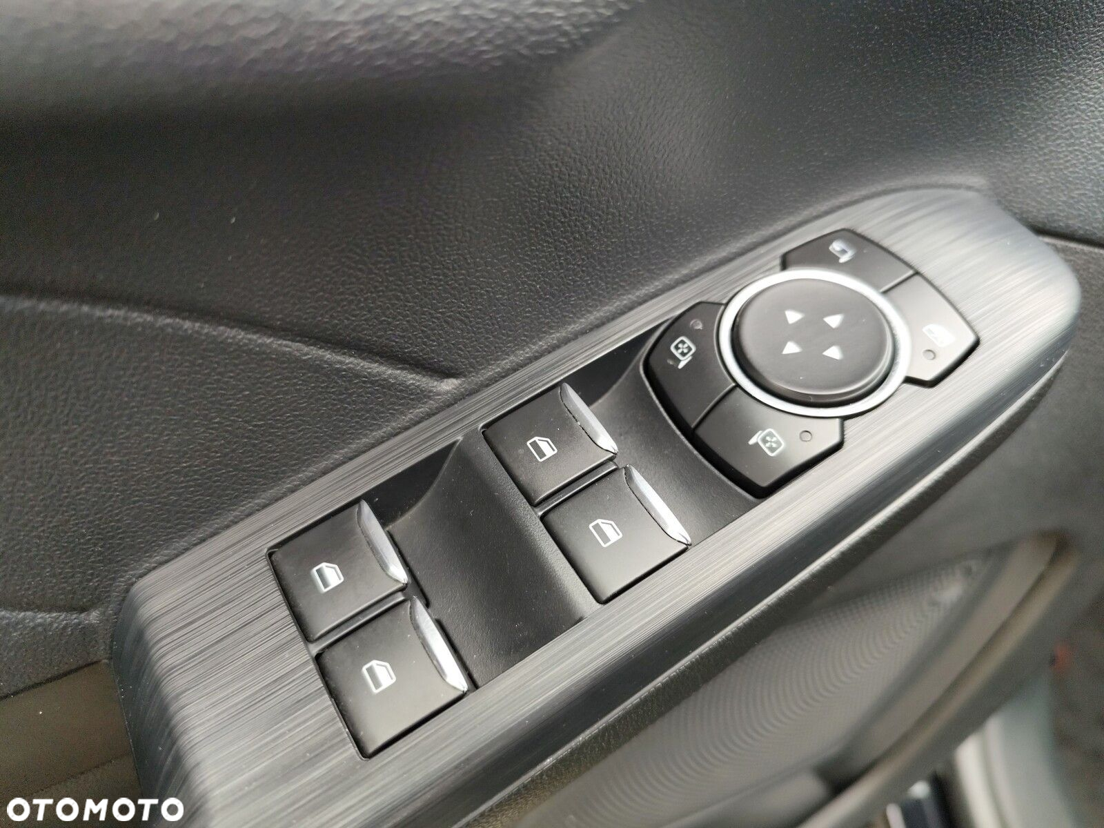 Ford Kuga - 11