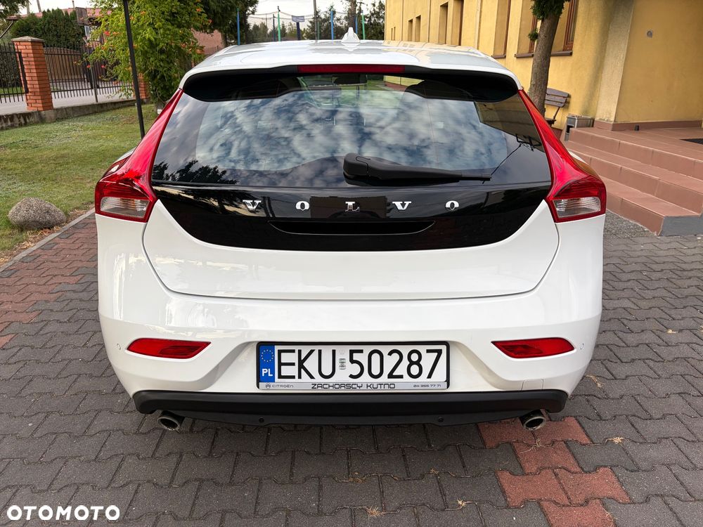 Volvo V40 D3 Momentum - 10