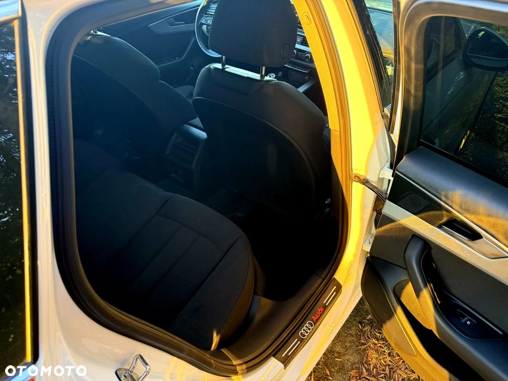 Audi A4 Avant 2.0 TDI quattro sport - 24