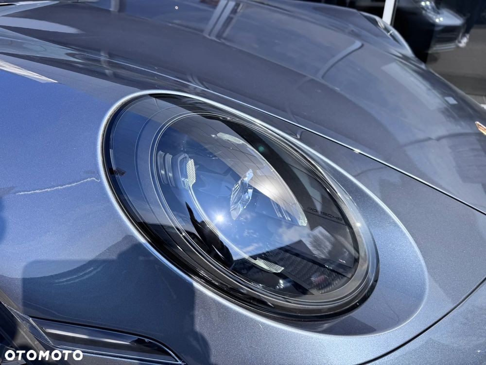 Porsche 911 Carrera - 24