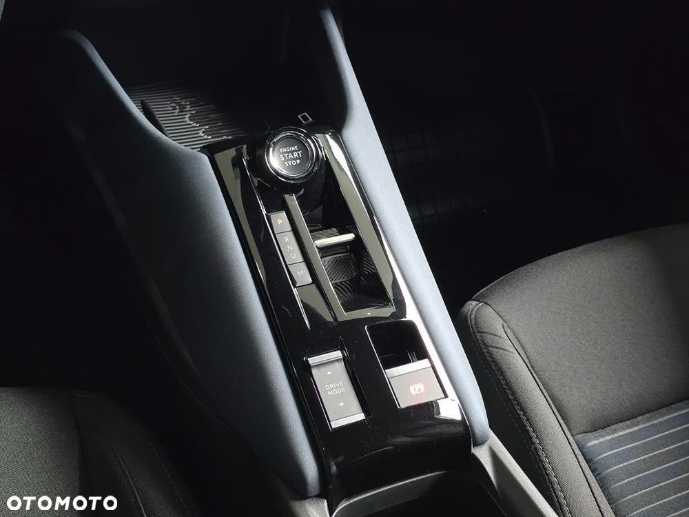 Alfa Romeo Junior 1.2 mHEV Ibrida Q4 eDCT - 17