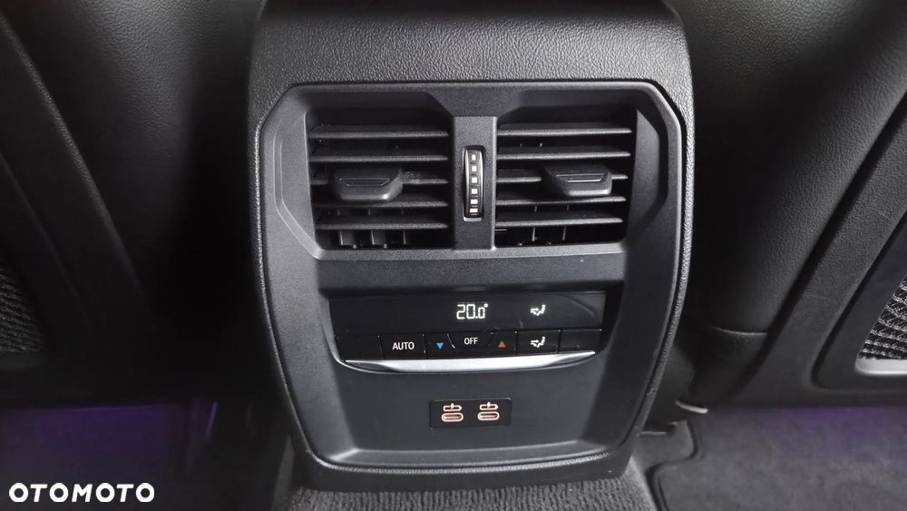 BMW Seria 3 318d M Sport Shadow - 31