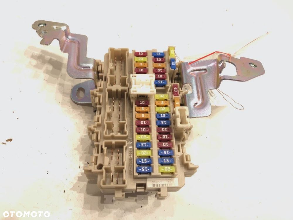 SKRZYNKA BEZPIECZNIKÓW  NISSAN QASHQAI II SUV (J11, J11_) 2013 - 2022 1.3 DIG-T 103 kW [140 KM] - 1
