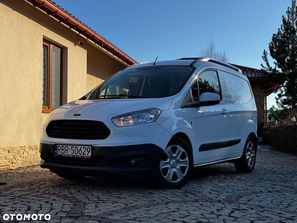 Ford Transit Courier - 20