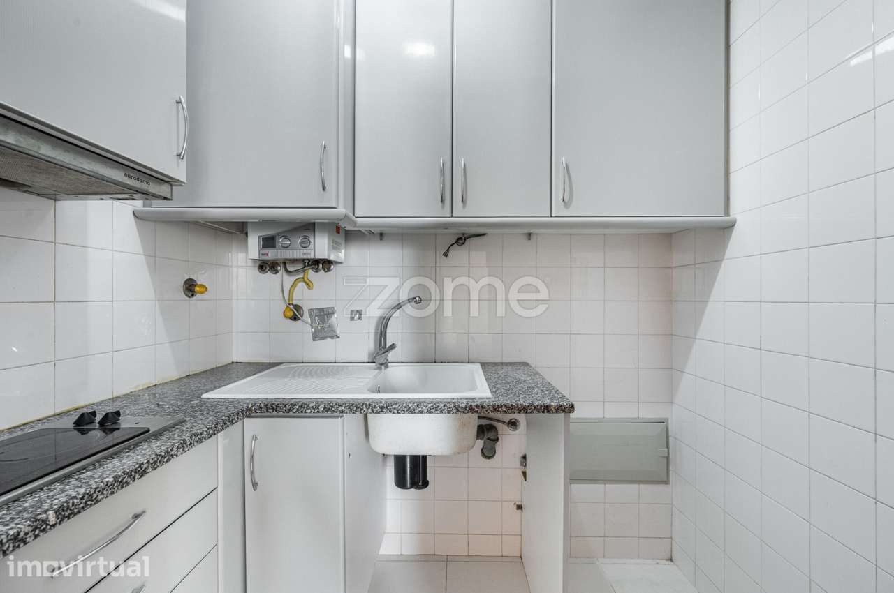 APARTAMENTO T0 EM LEÇA DA PALMEIRA - Grande imagem: 4/18