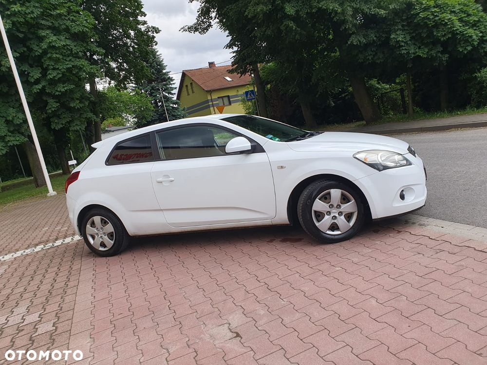 Kia ProCeed 1.6 CVVT LX - 24