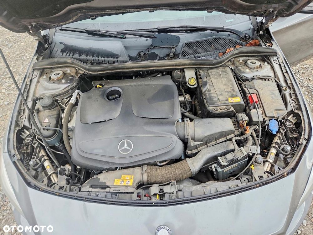 Mercedes-Benz CLA 250 4Matic 7G-DCT - 10