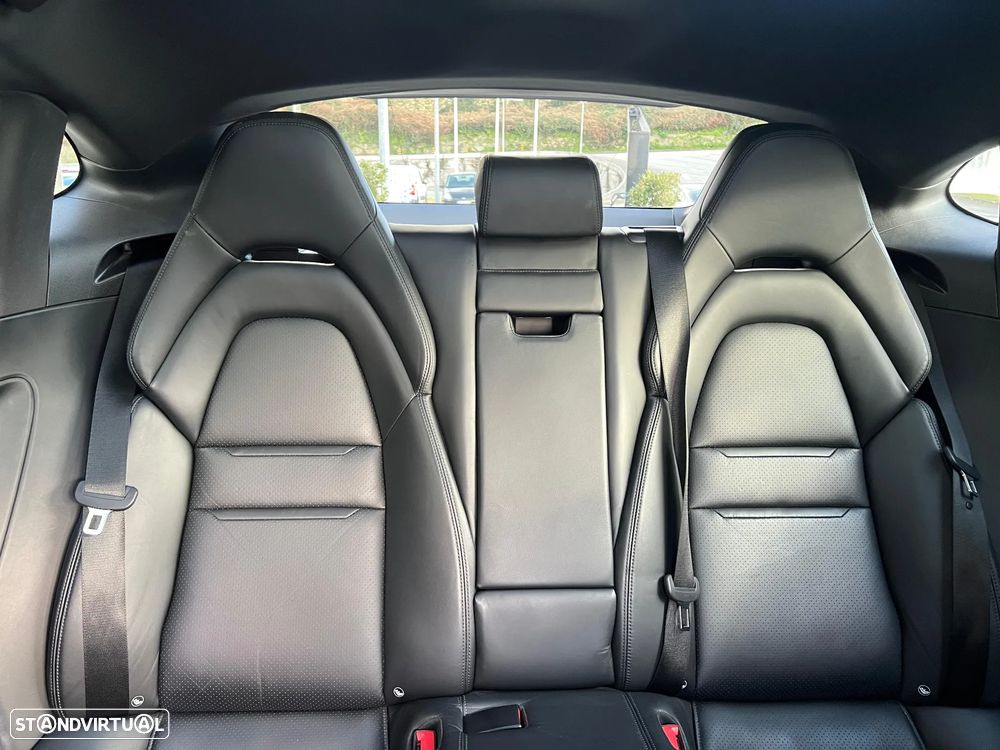 Porsche Panamera 4 E-Hybrid - 34